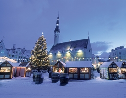 Tallinn Christmas market on Town Hall Square by Eve Kiiler/Tallinn Tourism Bureau